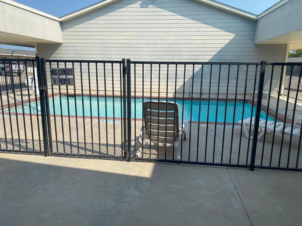 Southern Inns And Suites Now Offering Rv Spaces For Rent Yorktown Exterior foto