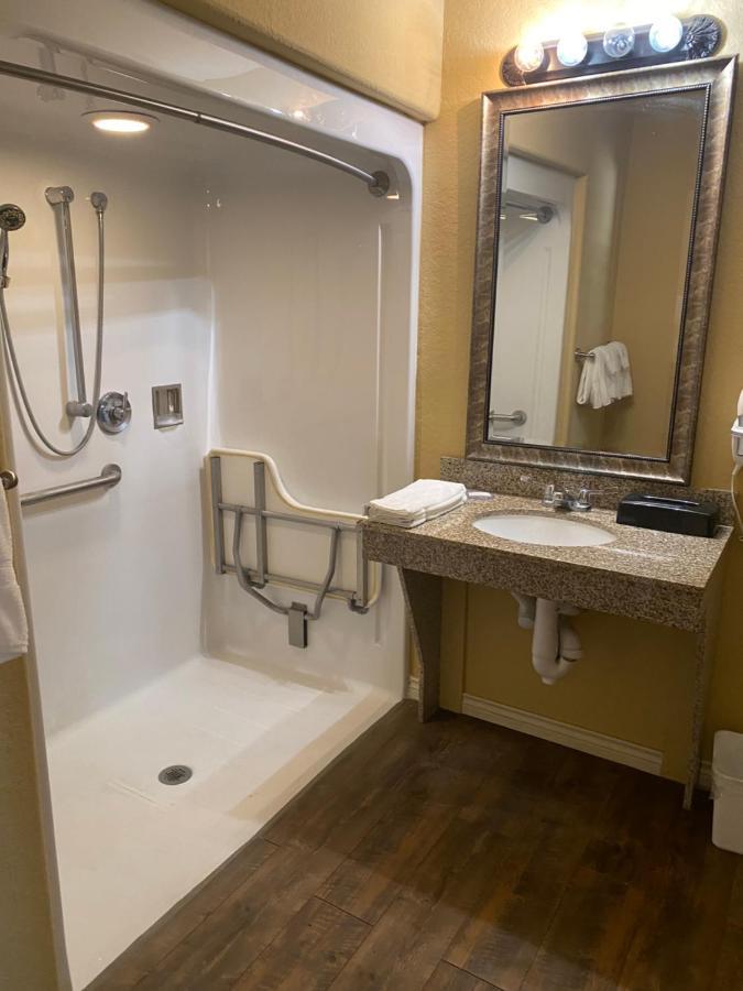 Southern Inns And Suites Now Offering Rv Spaces For Rent Yorktown Exterior foto